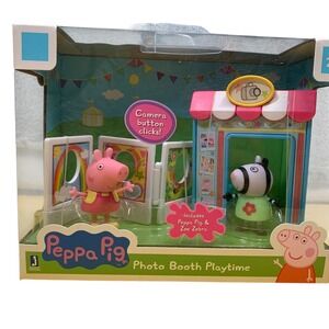 Peppa Pig Photo Booth Playtime Playset with Peppa Pig and Zoe Zebra Figures